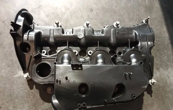Land Rover Range Rover L322 Rocker cam cover 9X2Q9424FE