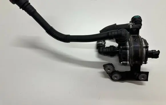 Hyundai Ioniq 5 Electric auxiliary coolant/water pump PA66-GF25 369000EKK0 PA66GF25