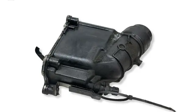 BMW 5 E60 E61 Oil filter mounting bracket 51750610