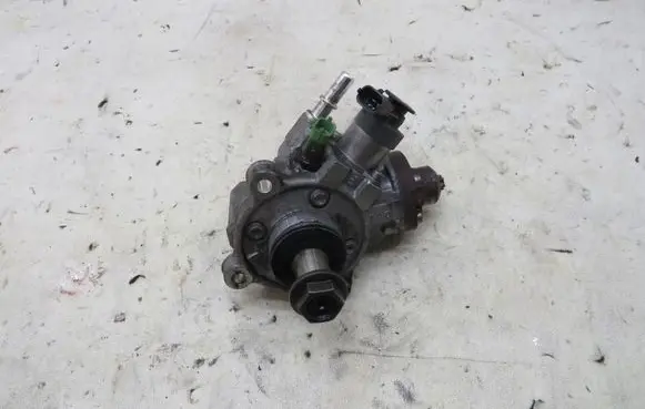 Jaguar XF X260 Fuel injection high pressure pump G4D39B395AA