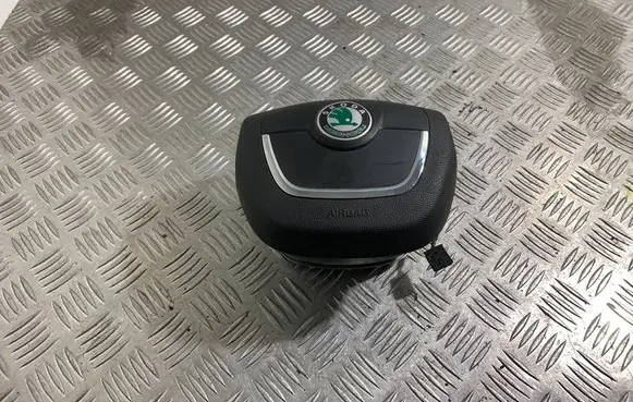Skoda Octavia Mk2 (1Z) Steering wheel airbag 1Z0880201AK