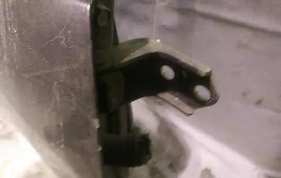Mazda 2 Front door upper hinge