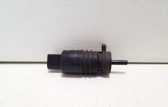 Chevrolet Captiva Windscreen/windshield washer pump 13250356