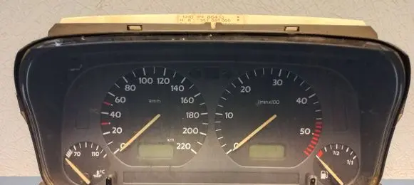 Volkswagen Golf III Speedometer (instrument cluster) 1H0919864Q 351054000 D170297