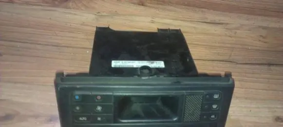 Renault Laguna I Climate control unit 7700822861a 9140010047