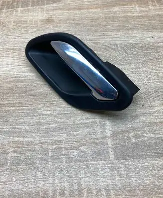 BMW 5 E39 Front door interior handle 7032925