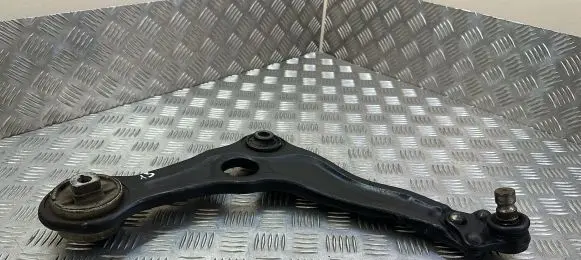 Renault Megane IV Front lower control arm/wishbone