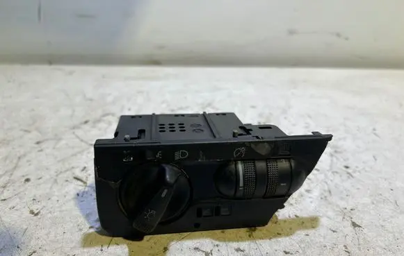 Volkswagen PASSAT B4 Light switch 3A1941531A 04051304