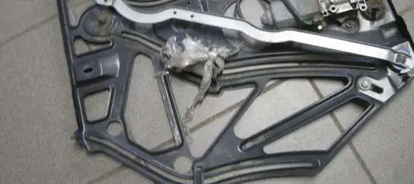 Mercedes-Benz E W124 Rear door window regulator with motor 05318234