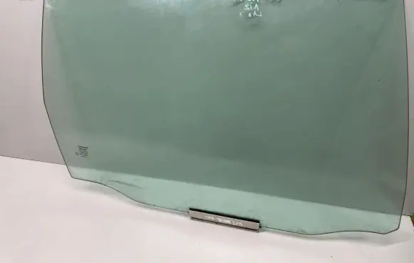 Volvo XC70 Rear door window glass