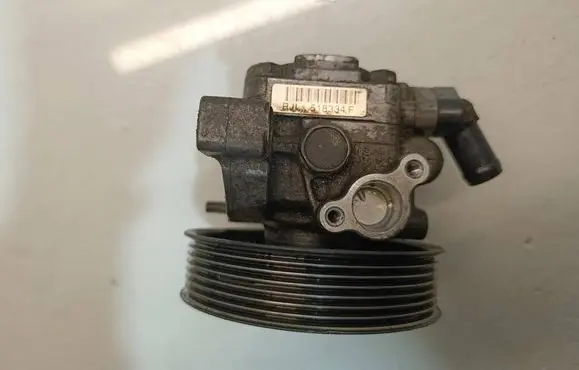 Honda CR-V Power steering pump RJI518334F