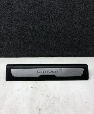 Citroen C4 II Picasso Front sill trim cover 9677703477