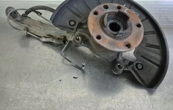 Volkswagen Touareg II Front wheel hub spindle knuckle 7P0971279C