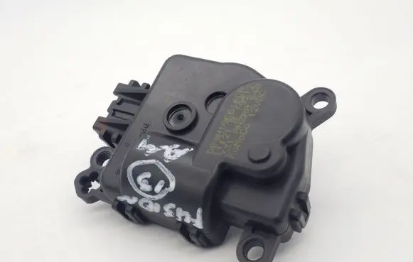 Ford Fusion II Air flap motor/actuator DG9H19E616CA 331ANZAA640