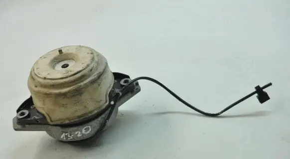 Mercedes-Benz GLE (W166 - C292) Engine mount bracket