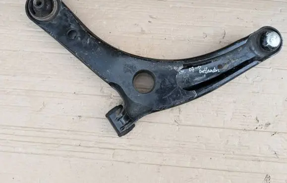 Mitsubishi Outlander Front lower control arm/wishbone