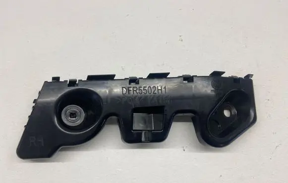 Rear bumper mounting bracket