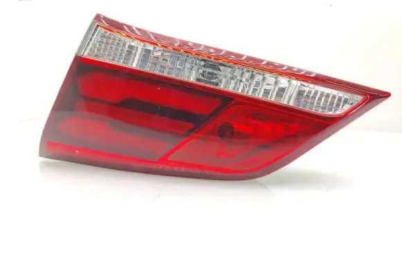 Hyundai i40 Tailgate rear/tail lights 924043Z600