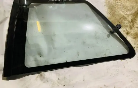 Mazda 323 Rear side window