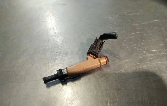 Fuel injector