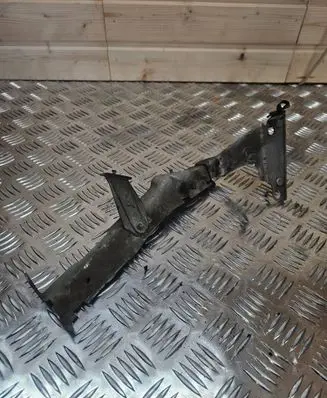 Audi A4 S4 B8 8K Fender mounting bracket 8K0821135