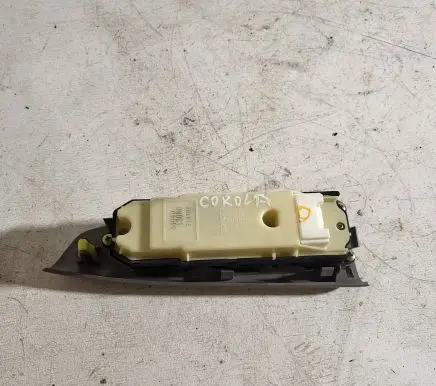 Toyota Corolla Verso AR10 Electric window control switch 84040 514700 514569