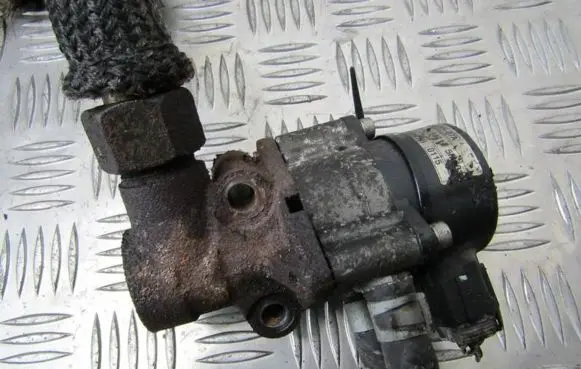 Nissan Almera N16 EGR valve AMV5107A 147105M001