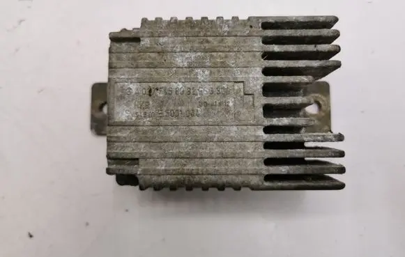Mercedes-Benz A W168 Coolant fan relay A0275458032