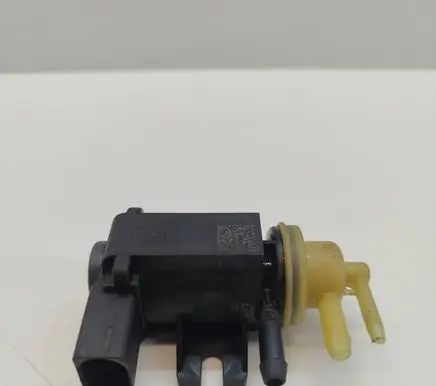Volkswagen PASSAT B7 Turbo solenoid valve 1K0906627B