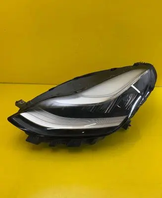 Tesla Model 3 Headlight/headlamp 1077375-00-C
