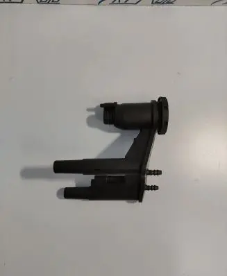 Land Rover Discovery 3 - LR3 Breather/breather pipe/hose 4R8Q6A785AE