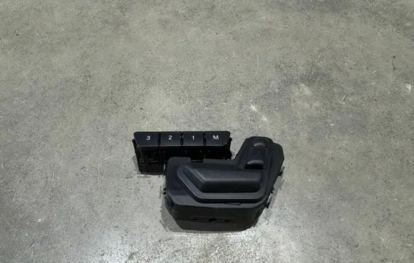 Mercedes-Benz A W176 Seat control switch A2469050351
