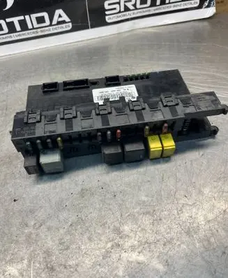 Mercedes-Benz C W203 Fuse module 2035451801