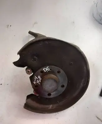Rear wheel hub