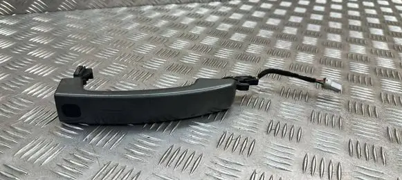 Land Rover Discovery 4 - LR4 Front door exterior handle