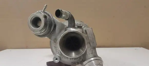 Opel Insignia A Turbo GM55496238 8146984 B858