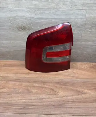 Skoda Octavia Mk2 (1Z) Tail light bulb cover holder 1Z9945257 27592102