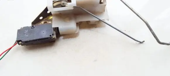 Mazda 323 Front door lock