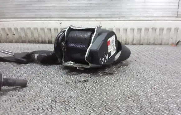 Mercedes-Benz B W245 Front seatbelt