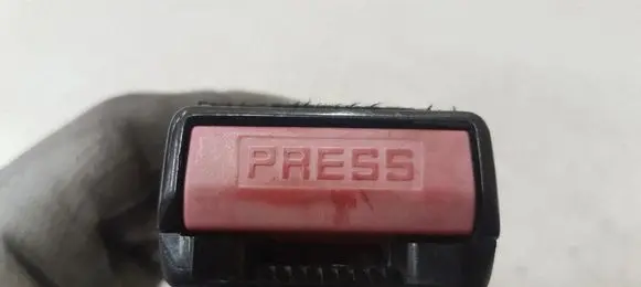 Peugeot 207 Front seatbelt buckle 7443346