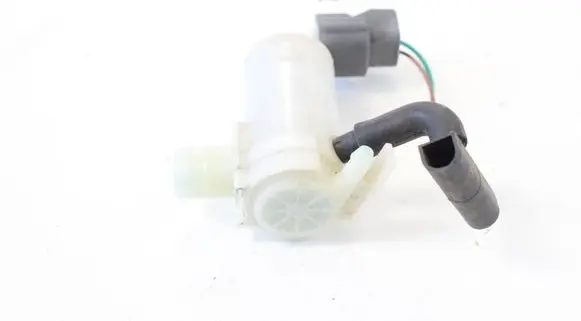 BMW 7 G11 G12 Windscreen/windshield washer pump 