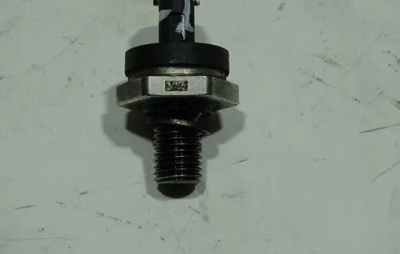 BMW 1 F20 F21 Oil pressure sensor 0261230403