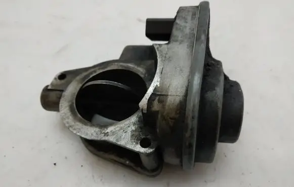 Audi A8 S8 D3 4E Throttle valve 057128063