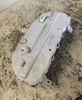 Mitsubishi Outlander Speedometer (instrument cluster) 769166