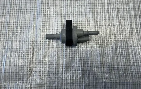 Fiat 600 Valve vacuum 9802009480