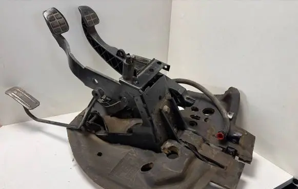 Volkswagen Transporter - Caravelle T4 Pedal assembly 701863939A 701721315B