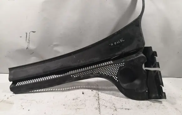 Volkswagen Jetta VI Wiper trim 5C7819404