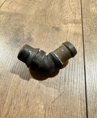 Mercedes-Benz C W204 Engine coolant pipe/hose PA66GF30 3014541