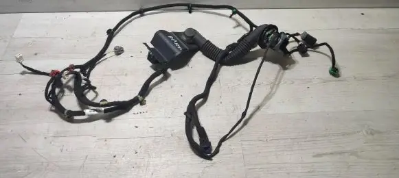 Jeep Cherokee Front door wiring loom/harness boot 68165486AD