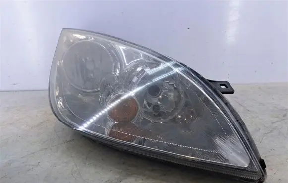 Mitsubishi Colt Headlight/headlamp MR957354